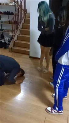 【全国开发素人】3S学生主暴打-全体重踩踏+圣水_HD绳艺资源