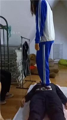 图片[8]_【全国开发素人】3S学生主暴打-全体重踩踏+圣水_HD绳艺资源