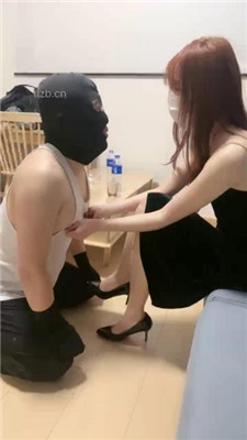 【乔伊】掐乳/骑马转胯/耳光/训练/坐脸窒息_HD绳艺资源