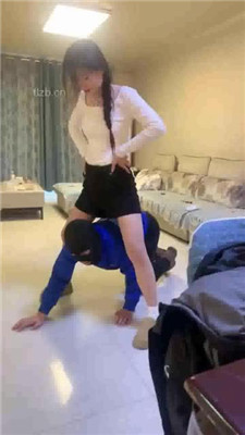 图片[14]_【精神小妹】5S群调高难度挑战踩跺/骑马钻胯/舔鞋底脚【双视角版】_HD绳艺资源