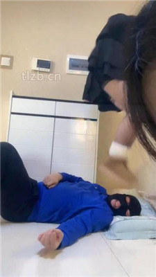 图片[19]_【精神小妹】5S群调高难度挑战踩跺/骑马钻胯/舔鞋底脚【双视角版】_HD绳艺资源