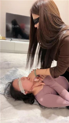 图片[12]_【橙宝】双母畜-奴下奴-灌圣水/白袜脚插嘴/掐脖窒息_HD绳艺资源