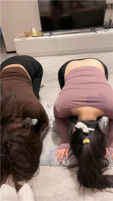 图片[20]_【橙宝】双母畜-奴下奴-灌圣水/白袜脚插嘴/掐脖窒息_HD绳艺资源