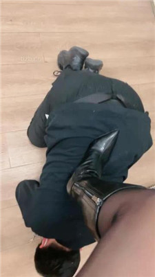 图片[19]_【米开朗】高跟皮靴重度开发-踩踏踢裆/坐脸窒息虐乳_HD绳艺资源