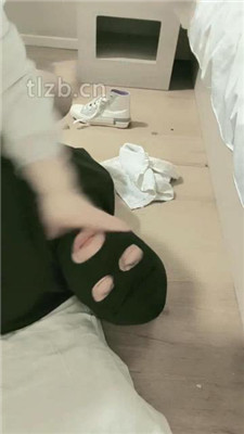 图片[16]_【樊樊】跪舔高帮脏鞋/踩狗爪/黑丝脚插嘴_HD绳艺资源