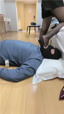 图片[17]_【桃子老师】黑丝脚插嘴踩踏-掐乳-臭脚捂脸【续集】_HD绳艺资源