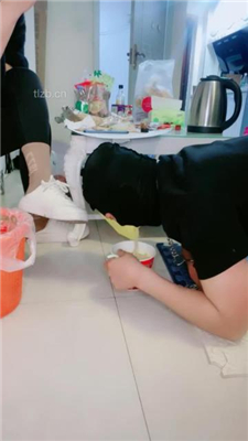 【薇主】奖励家奴吃圣水泡面_HD绳艺资源