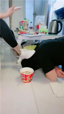 图片[5]_【薇主】奖励家奴吃圣水泡面_HD绳艺资源