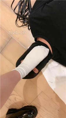 图片[11]_【乔伊】踩踏胯下辱/重度提档/虐乳/白袜脚插嘴_HD绳艺资源