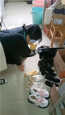 【爱可呀】寝室伺候班花-吸味清理鞋/首尝升水/楼道舔脚_HD绳艺资源