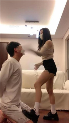 图片[3]_【宝爷】黑鞋白袜S-虐打踢踹抽耳光_HD绳艺资源