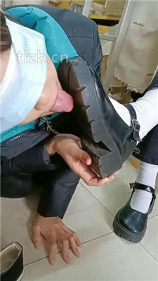 图片[7]_【爱可呀】寝室伺候班花-吸味清理鞋/首尝升水/楼道舔脚_HD绳艺资源