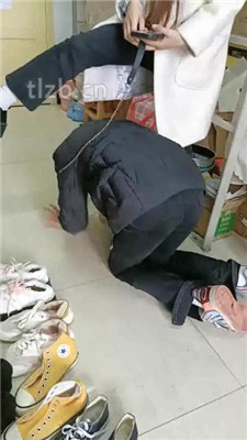 图片[8]_【爱可呀】寝室伺候班花-吸味清理鞋/首尝升水/楼道舔脚_HD绳艺资源