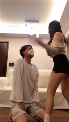 图片[9]_【宝爷】黑鞋白袜S-虐打踢踹抽耳光_HD绳艺资源