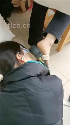 图片[14]_【爱可呀】寝室伺候班花-吸味清理鞋/首尝升水/楼道舔脚_HD绳艺资源