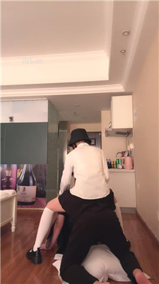 图片[5]_【小悦】皮鞋白袜提档踩虐_HD绳艺资源