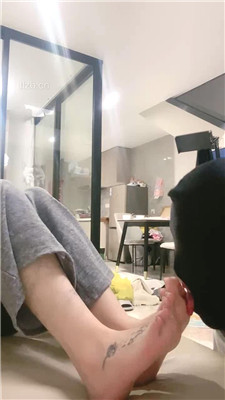 【小软】近距离裸足舔_HD绳艺资源