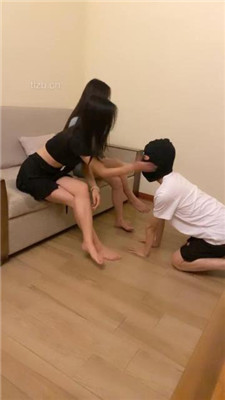 【伊妮】双S-滴蜡狗舌/裸足诱惑/耳光/骑狗背【完整版】_HD绳艺资源