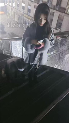 【昭玥】深夜户外-牵狗链遛狗爬行-骑马转胯-踩踏_HD绳艺资源