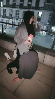 图片[8]_【昭玥】深夜户外-牵狗链遛狗爬行-骑马转胯-踩踏_HD绳艺资源