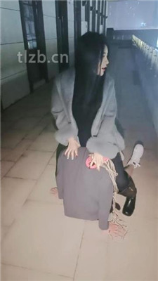 图片[11]_【昭玥】深夜户外-牵狗链遛狗爬行-骑马转胯-踩踏_HD绳艺资源