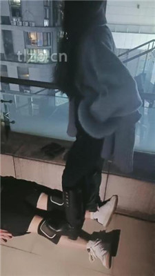 图片[16]_【昭玥】深夜户外-牵狗链遛狗爬行-骑马转胯-踩踏_HD绳艺资源