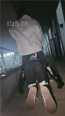 图片[18]_【昭玥】深夜户外-牵狗链遛狗爬行-骑马转胯-踩踏_HD绳艺资源