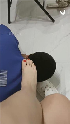 图片[2]_【小殿下】狗舌头清理脏鞋底_HD绳艺资源