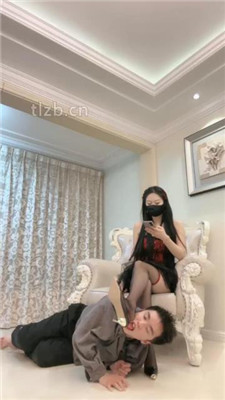 【桃幼幼】狗链拴狗囚禁-跪舔黑丝高跟-奖励圣水-骑马塞嘴_HD绳艺资源