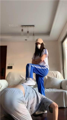 图片[2]_【宝爷】学生服-小白鞋船袜踩虐/掐脖窒息_HD绳艺资源