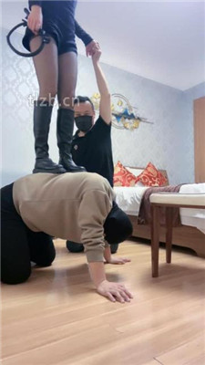 图片[19]_【沐夏夜】虐双狗-全体重跳踩/骑马耳光_HD绳艺资源