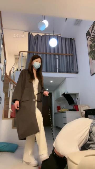 【樱子大人】舔原味裸足白袜/空军一号踩踏/鞋抽耳光_HD绳艺资源