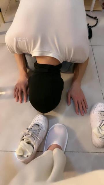 图片[19]_【樱子大人】舔原味裸足白袜/空军一号踩踏/鞋抽耳光_HD绳艺资源