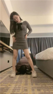 【漫漫】转胯骑马-训练-小白鞋踩虐-喝圣水咀嚼厕纸_HD绳艺资源