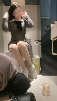 图片[15]_【漫漫】转胯骑马-训练-小白鞋踩虐-喝圣水咀嚼厕纸_HD绳艺资源