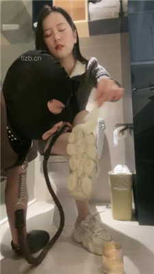 图片[19]_【漫漫】转胯骑马-训练-小白鞋踩虐-喝圣水咀嚼厕纸_HD绳艺资源