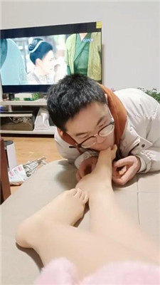 【平凡】绿帽裸足恋足舔_HD绳艺资源