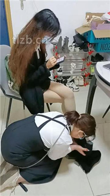 图片[2]_【爱可呀】班花作客玩女奴-跪拜/清理鞋底/骑马/舌头足浴_HD绳艺资源