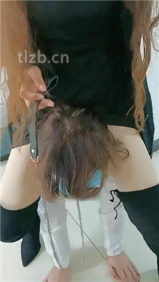 图片[12]_【爱可呀】班花作客玩女奴-跪拜/清理鞋底/骑马/舌头足浴_HD绳艺资源