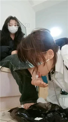 图片[16]_【爱可呀】班花作客玩女奴-跪拜/清理鞋底/骑马/舌头足浴_HD绳艺资源