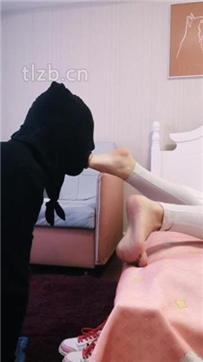 图片[8]_【An盈盈】运动后原味鞋袜狂舔_HD绳艺资源