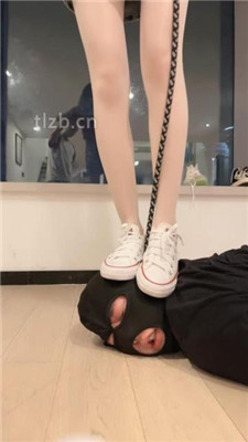 图片[12]_【万一】帆布鞋女神跳踩/踢踹/碾压喂食_HD绳艺资源