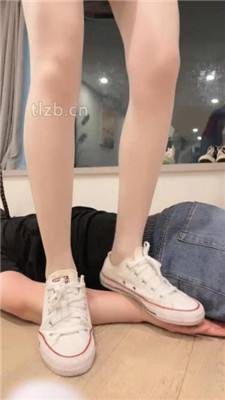 图片[15]_【万一】帆布鞋女神跳踩/踢踹/碾压喂食_HD绳艺资源