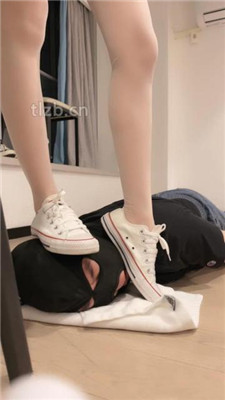 图片[16]_【万一】帆布鞋女神跳踩/踢踹/碾压喂食_HD绳艺资源