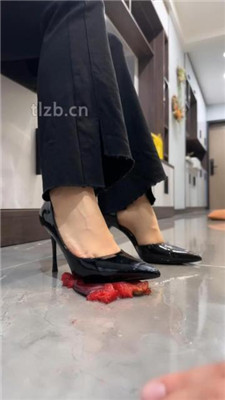 图片[17]_【辣姐】女白领S-耳光/铁链拴狗/藤条皮带训练/肉丝插嘴/踩踏喂食_HD绳艺资源