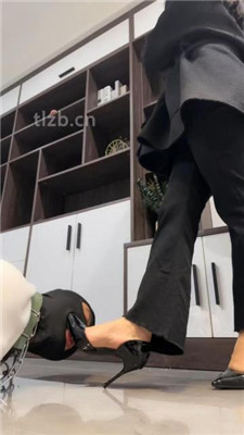 图片[20]_【辣姐】女白领S-耳光/铁链拴狗/藤条皮带训练/肉丝插嘴/踩踏喂食_HD绳艺资源