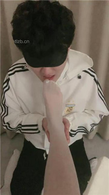 【于于鱼】白丝脚裸足舔雪糕_HD绳艺资源