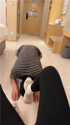 图片[6]_【琳儿】闻白袜-鞋窝/碾压狗爪/插嘴/捂脸窒息/骑狗脖/喂口水_HD绳艺资源