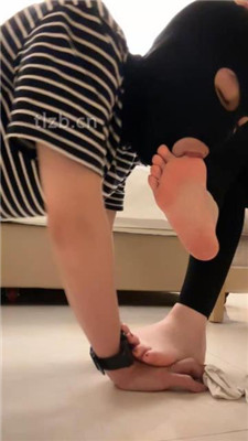 图片[17]_【琳儿】闻白袜-鞋窝/碾压狗爪/插嘴/捂脸窒息/骑狗脖/喂口水_HD绳艺资源