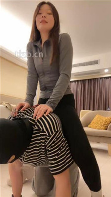 图片[18]_【琳儿】闻白袜-鞋窝/碾压狗爪/插嘴/捂脸窒息/骑狗脖/喂口水_HD绳艺资源